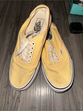 Vans Low-Top Canvas Sneakers in Yellow